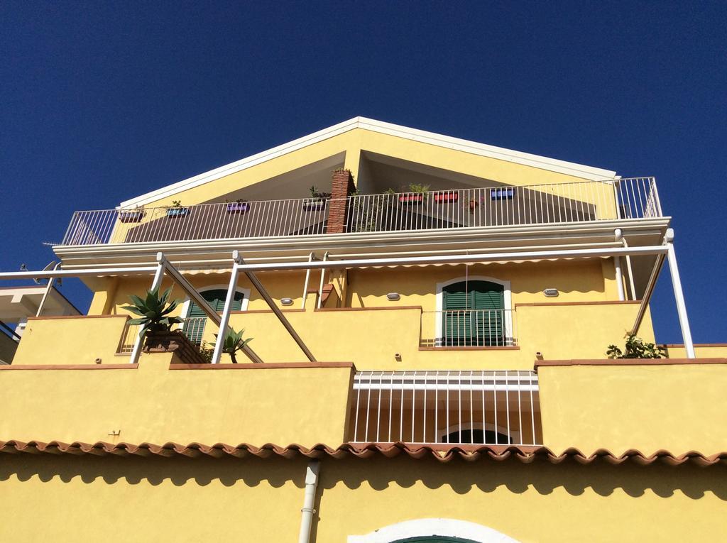 Апартаменты Taormina Stationhouse Экстерьер фото